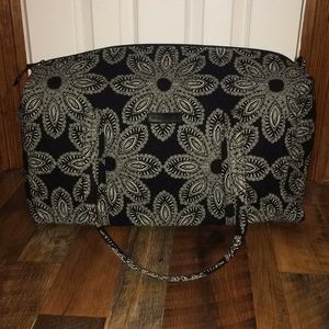 Vera Bradley Large Duffel in Blanco Bouquet